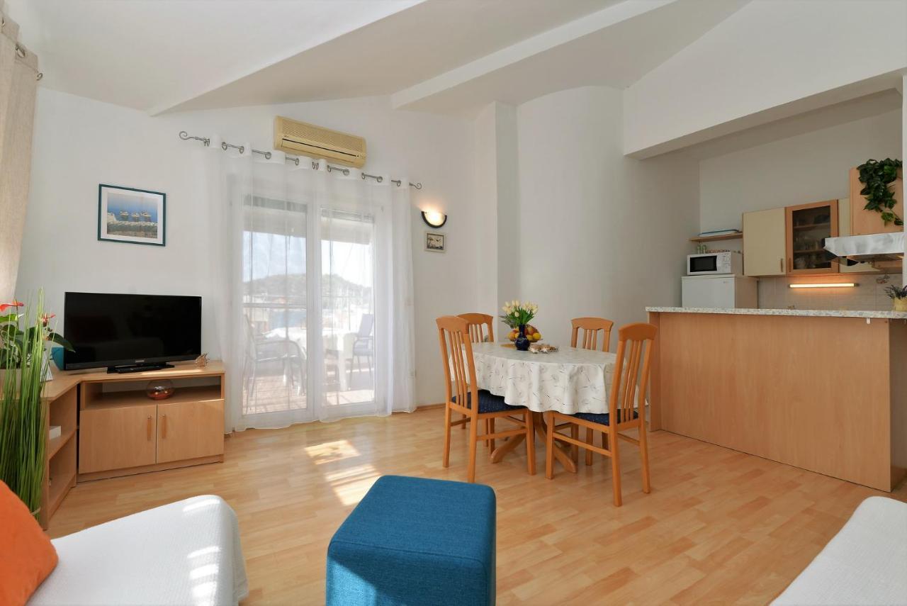 Apartments Divna بيتينا المظهر الخارجي الصورة